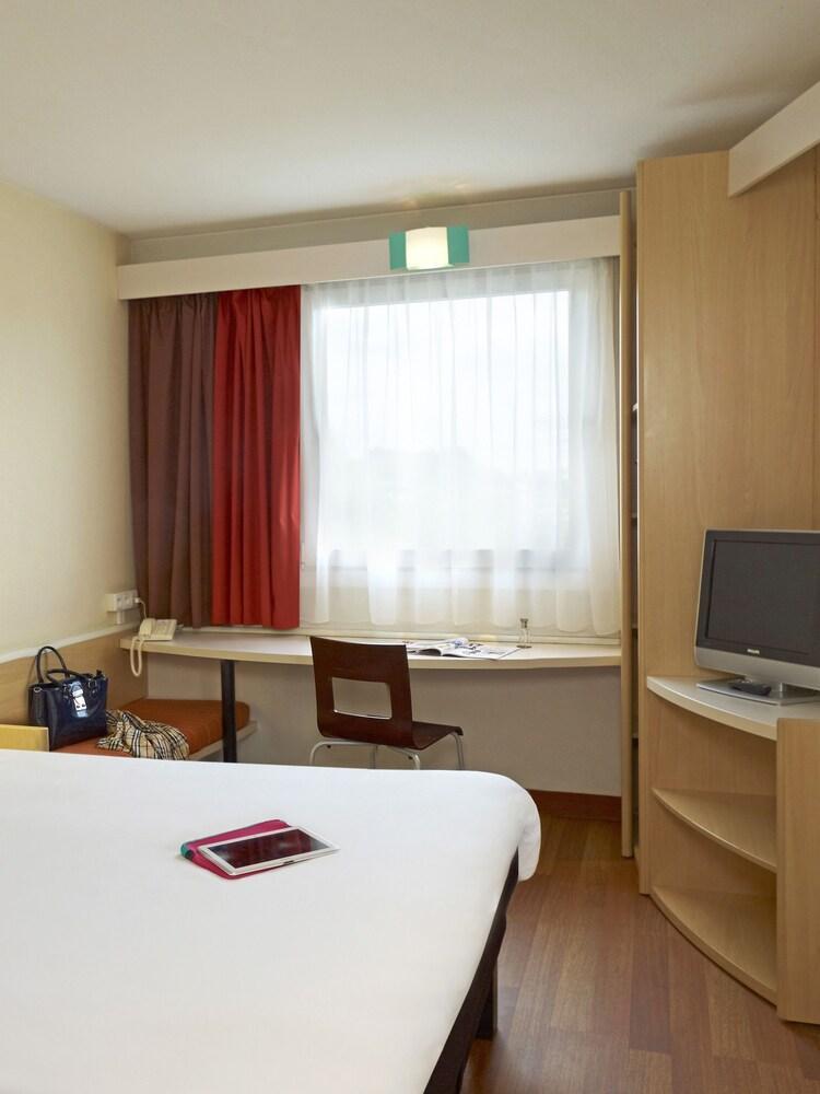 Ibis Katowice - Zabrze Hotel Exterior photo