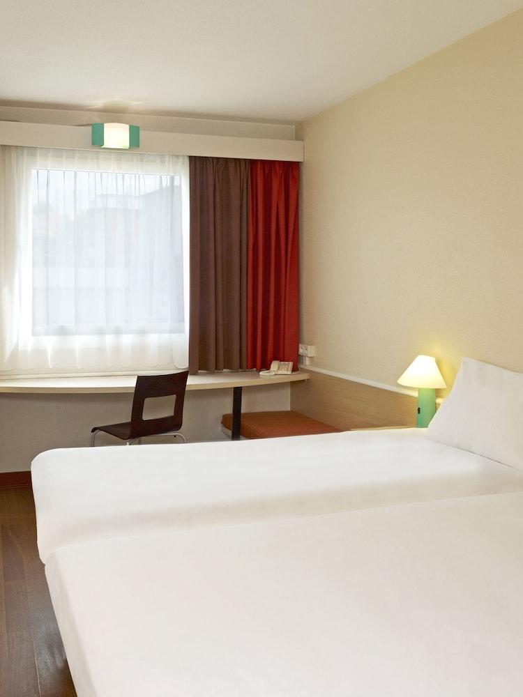 Ibis Katowice - Zabrze Hotel Exterior photo