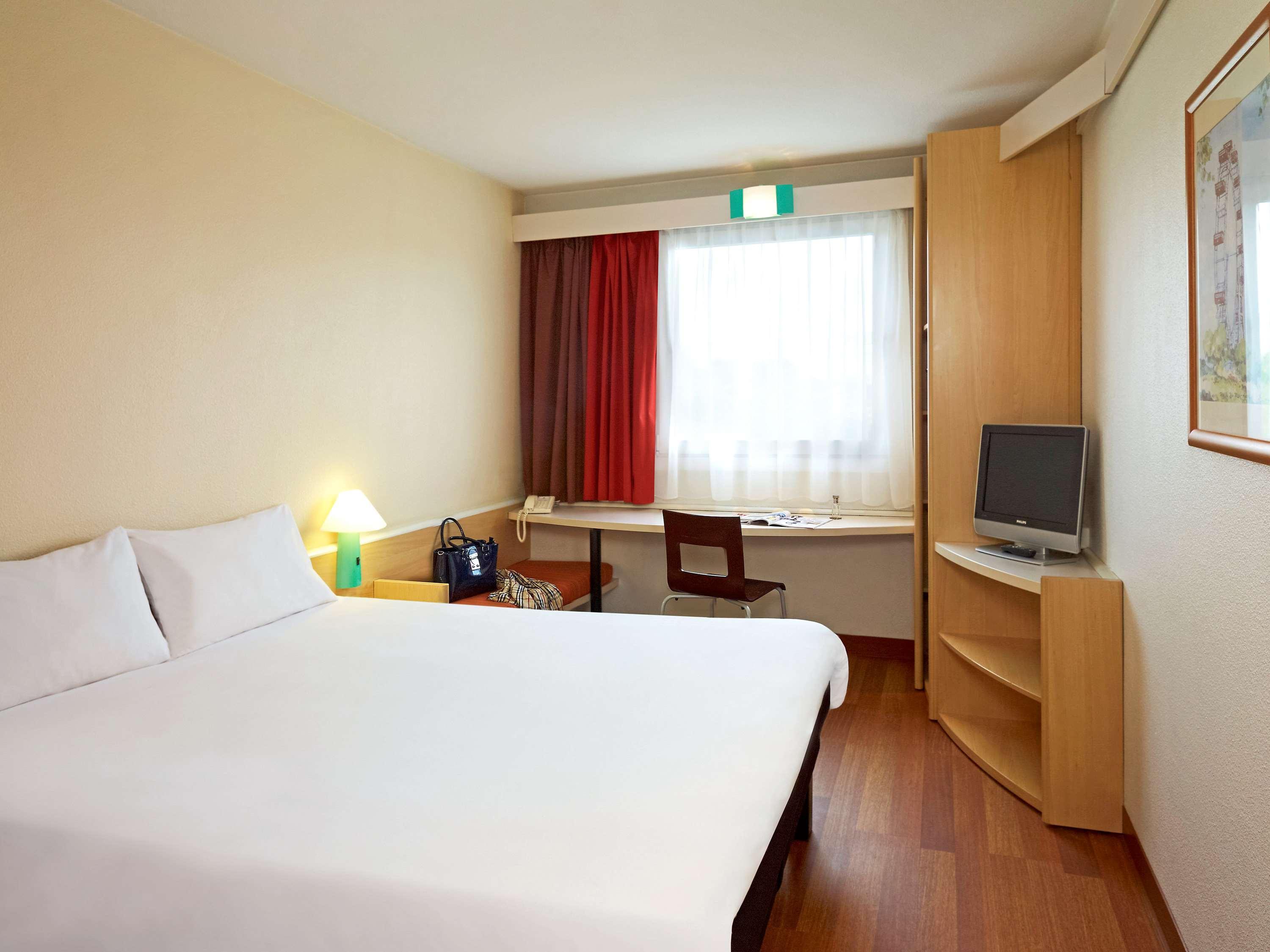 Ibis Katowice - Zabrze Hotel Exterior photo